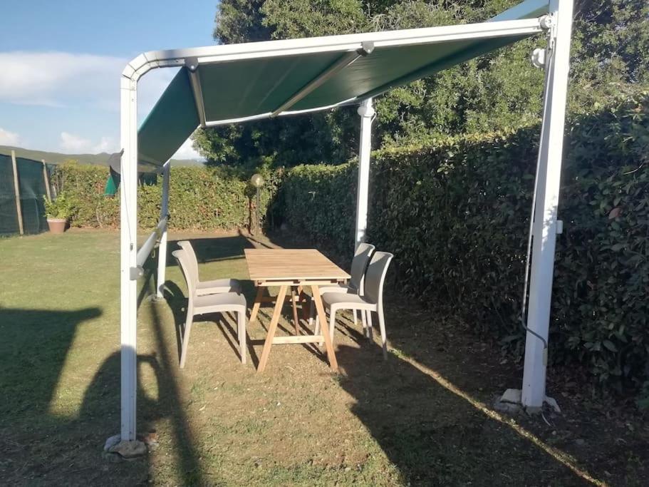 Villetta A Schiera Nei Pressi Del Mare ليفورنو المظهر الخارجي الصورة