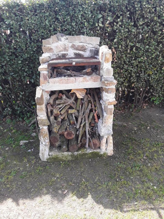 Villetta A Schiera Nei Pressi Del Mare ليفورنو المظهر الخارجي الصورة