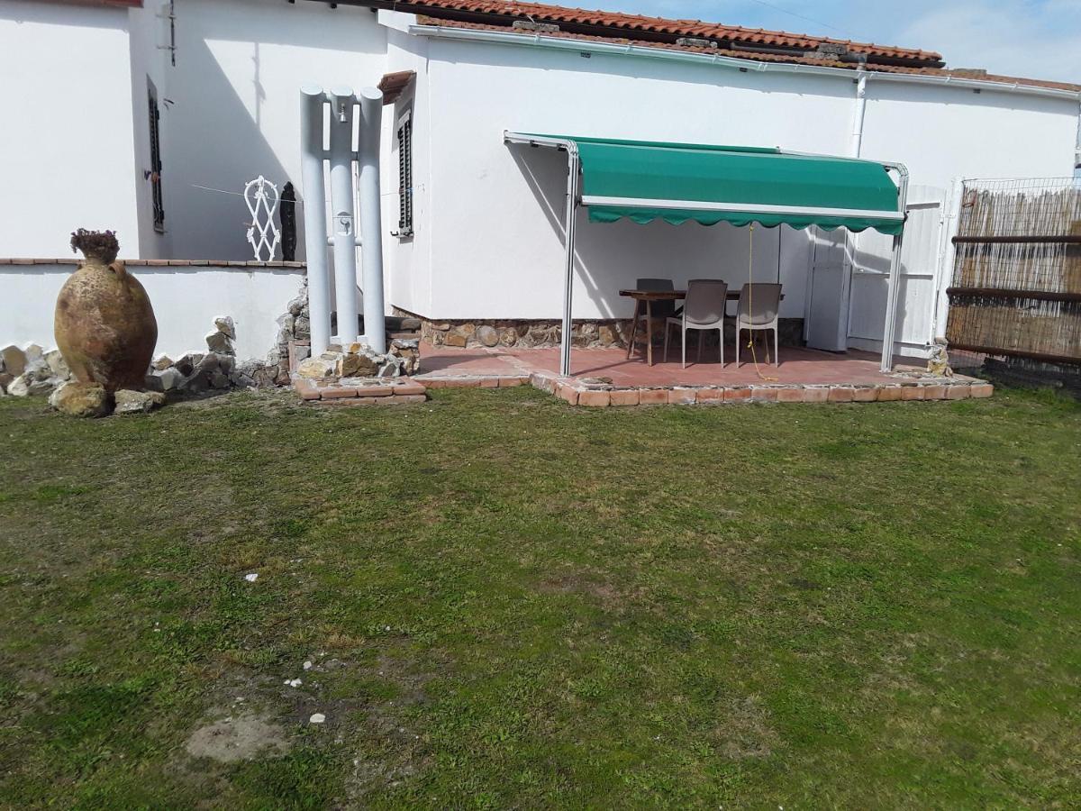 Villetta A Schiera Nei Pressi Del Mare ليفورنو المظهر الخارجي الصورة